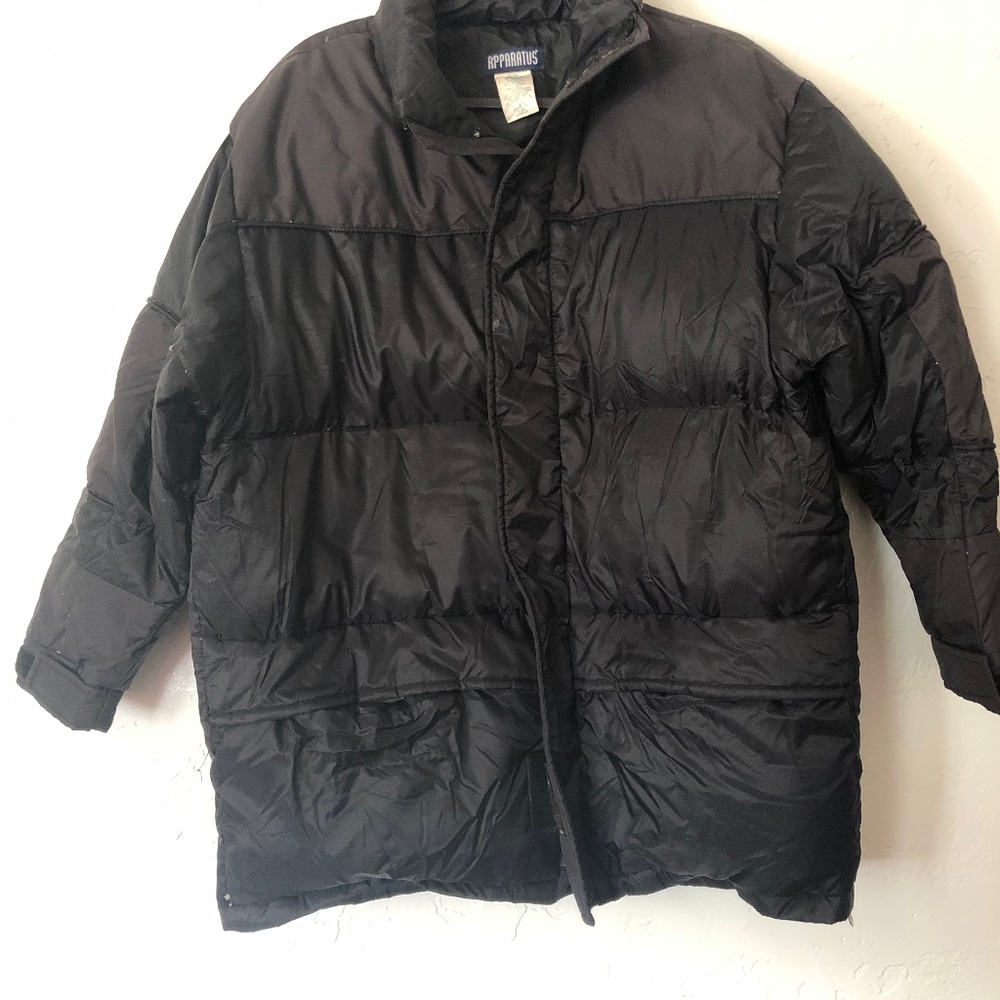 Apparatus puffer black jacket, size 18-20
